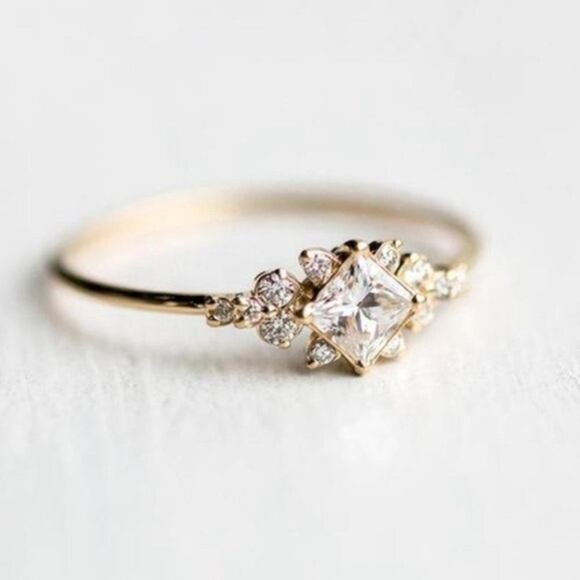 NEW 18K YELLOW GOLD DIAMOND PRINCESS RING, CUTE RING, SHINY RING. - Picture 2 of 6